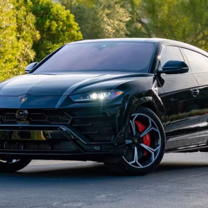 2020 Lamborghini Urus (Black)